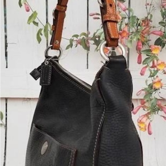 Authentic Coach Women's Black Leather Inner Pocket Adjustable Strap Hobo Bag - Picture 3 of 7